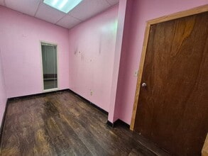 2500 W Broad St, Athens, GA for lease Interior Photo- Image 2 of 2