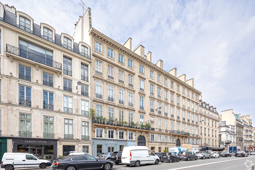 23-25 Quai Voltaire, Paris for sale - Building Photo - Image 2 of 5