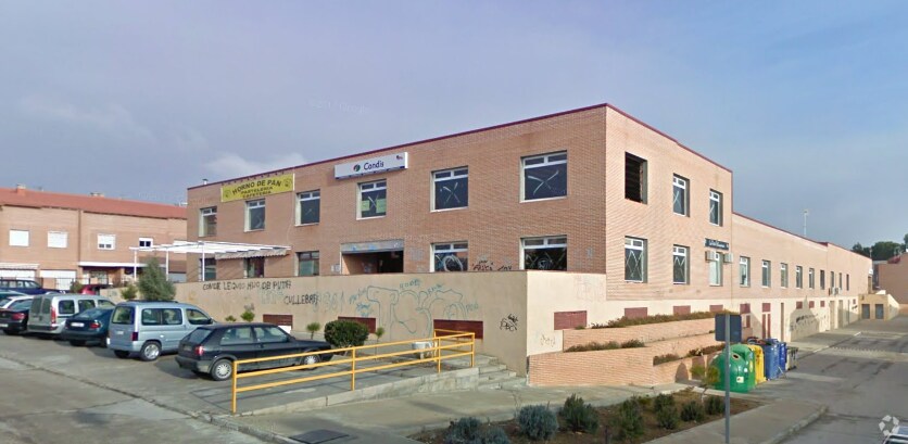 Calle Guadalajara, 1, Chozas de Canales, Toledo for sale Primary Photo- Image 1 of 2