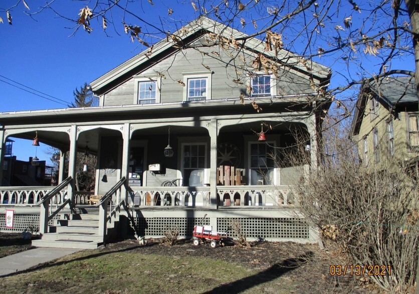 5 E Main St, Bainbridge, NY à vendre - Photo principale - Image 1 de 1