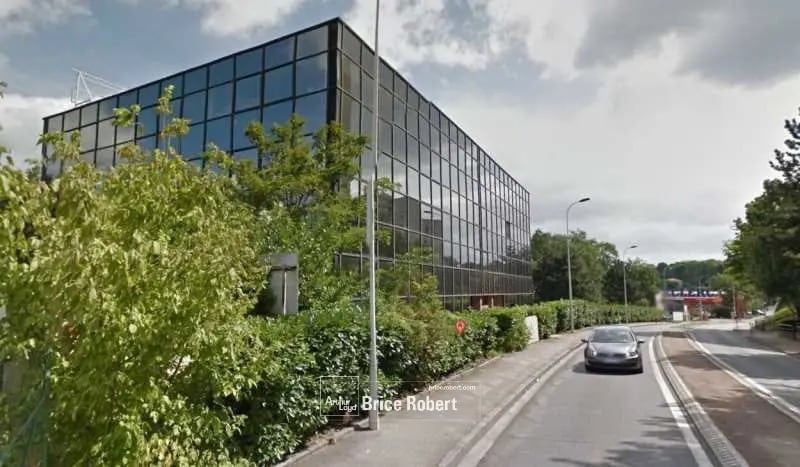 Office in Lyon for sale Building Photo- Image 1 of 8