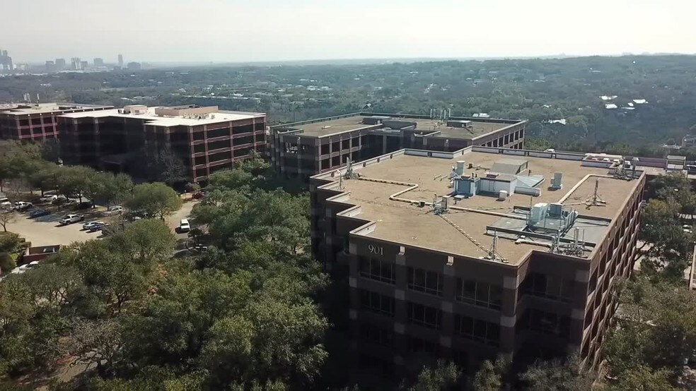 901 S Mopac Expy, Austin, TX à louer - Vidéo sur l’inscription commerciale - Image 2 de 7