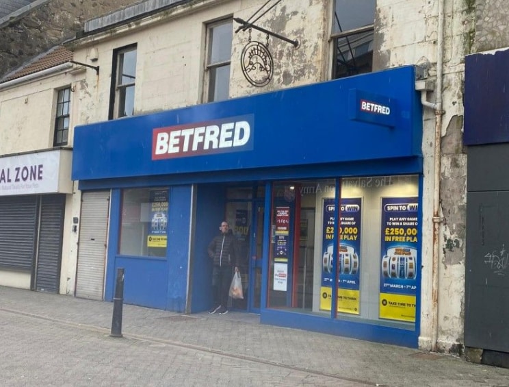 98-102 Dockhead St, Saltcoats for sale - Building Photo - Image 2 of 3