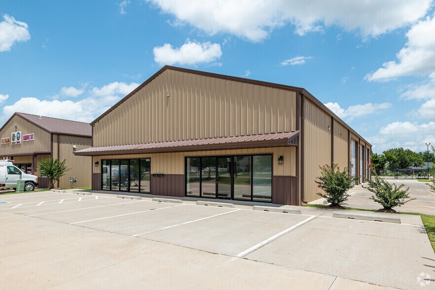 8860 S Sunnylane Rd, Oklahoma City, OK à louer - Photo du bâtiment - Image 1 de 25