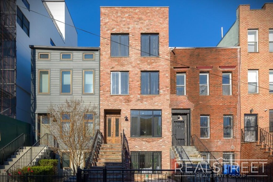 525A Quincy St, Brooklyn, NY for sale - Primary Photo - Image 1 of 1