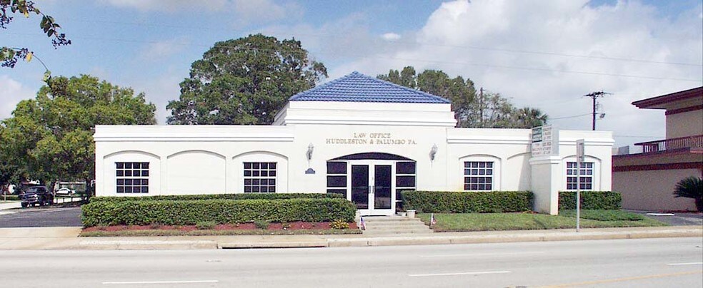 112 W New Haven Ave, Melbourne, FL à louer - Photo du bâtiment - Image 2 de 13