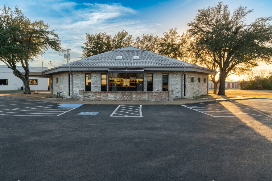 8506 Wesley St, Greenville, TX for sale - Building Photo - Image 1 of 37