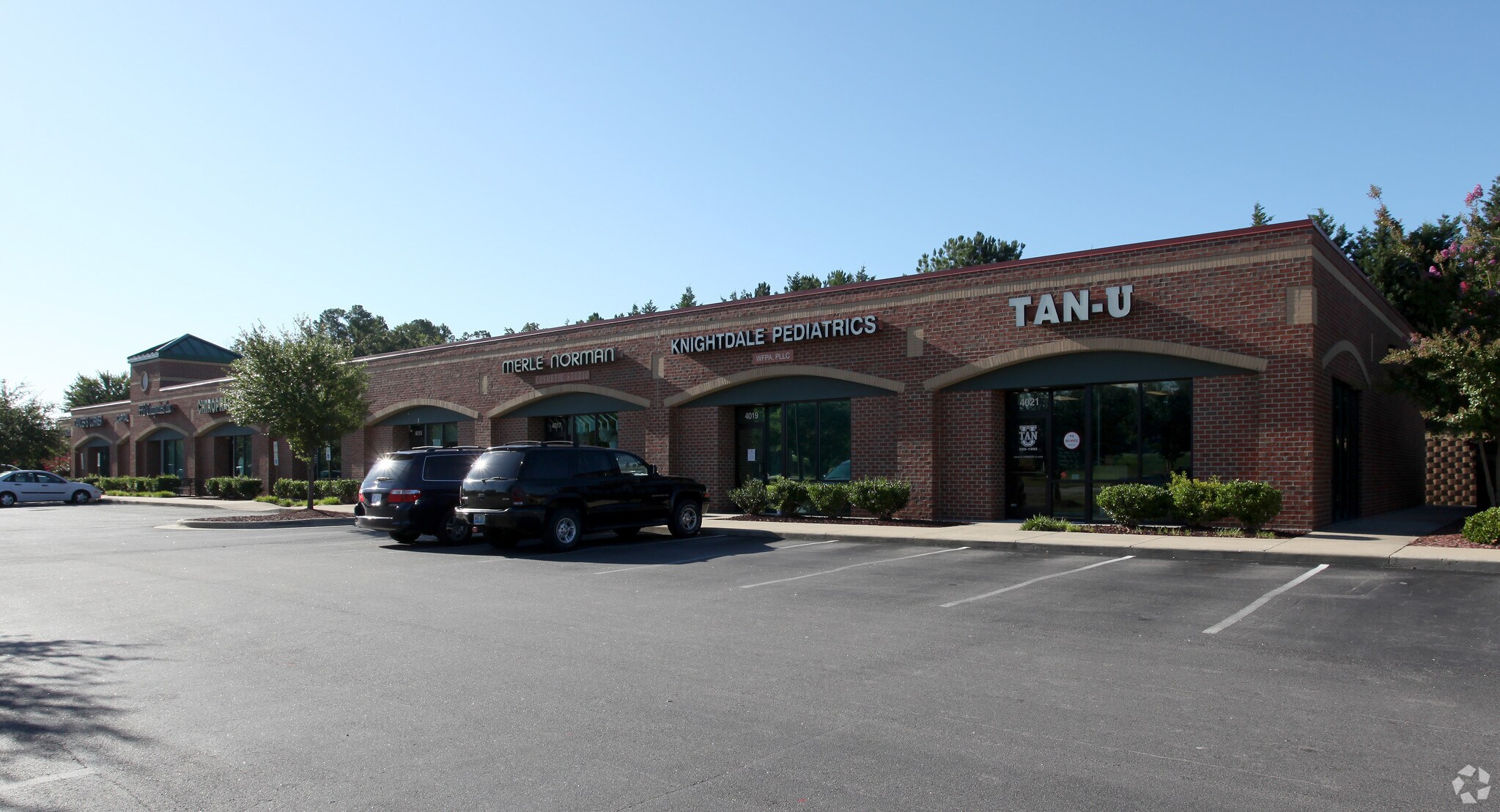 4021 Village Park Dr, Knightdale, NC à vendre Photo principale- Image 1 de 1