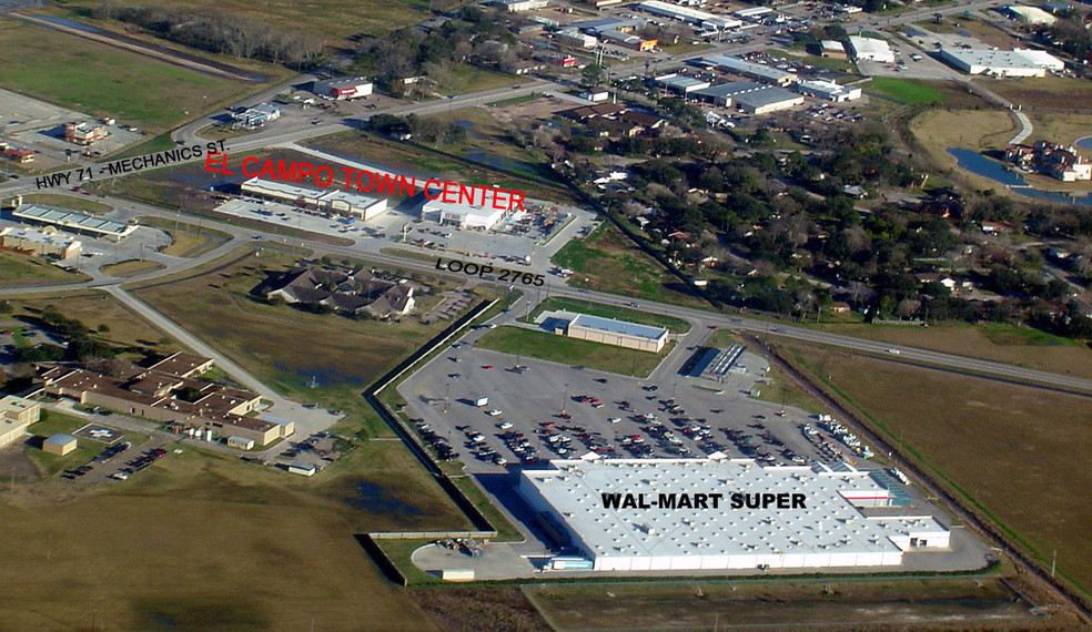 State Highway 71 & FM 2765, El Campo, TX à vendre - Photo du bâtiment - Image 2 de 3