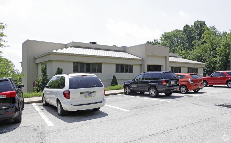 4731 Route 30, Greensburg, PA for lease - Building Photo - Image 2 of 28
