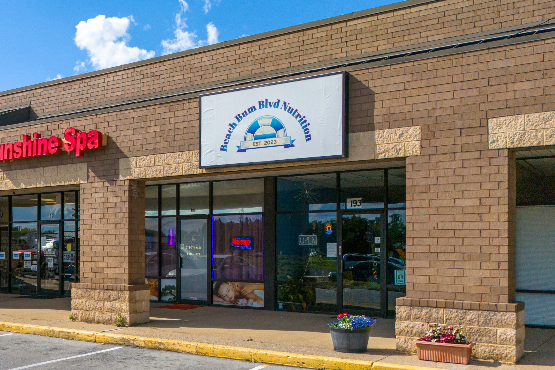 137-205 E Lincoln Trail Blvd, Radcliff, KY for lease Building Photo- Image 1 of 1