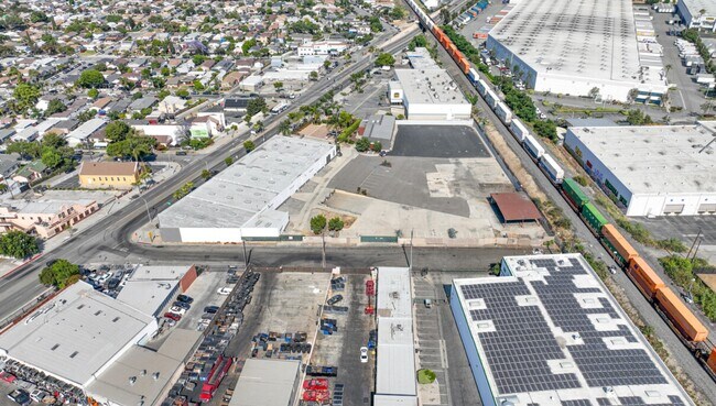 Plus de détails pour 8228 Whittier Blvd, Pico Rivera, CA - Bureau, Industriel à louer