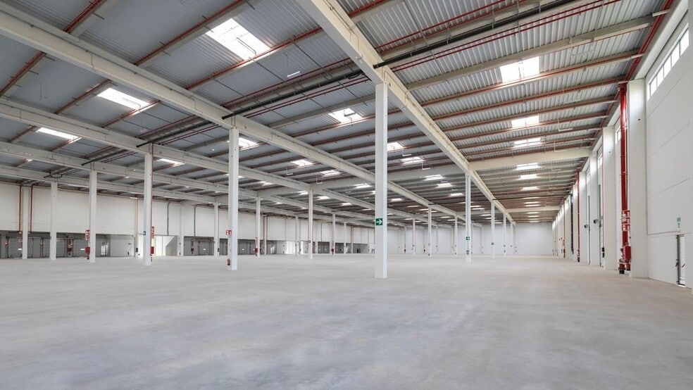 Calle Agustín de Betancourt, 5 - 9, Getafe, Madrid for lease - Interior Photo - Image 1 of 4