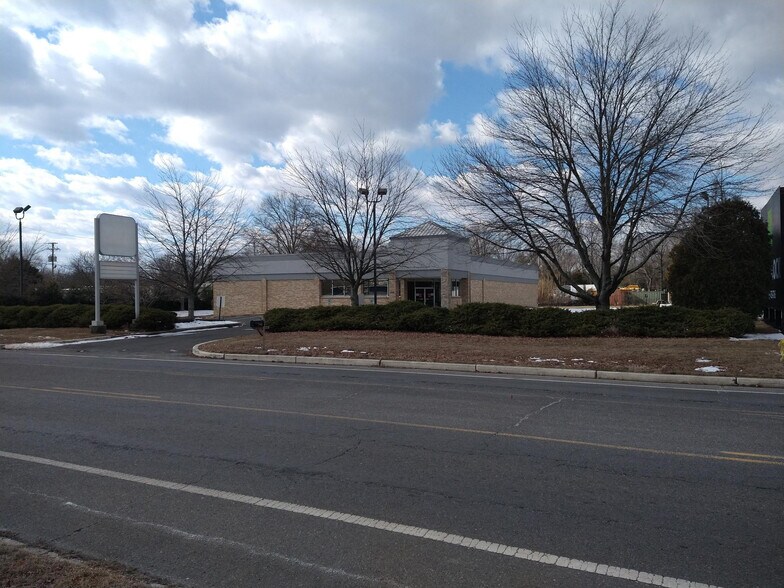 546 Wrightstown Sykesville Rd, Wrightstown, NJ à vendre - Photo du bâtiment - Image 2 de 3