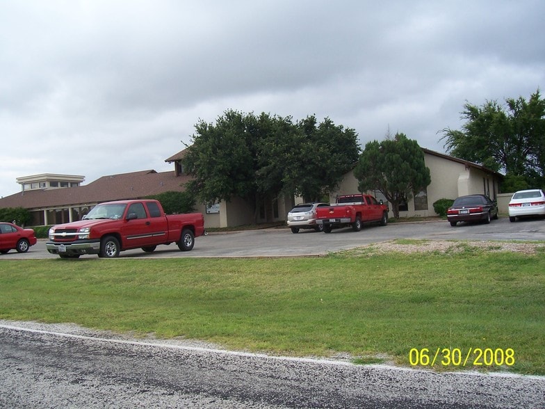 1215-1219 E South 11th St, Abilene, TX for lease - Building Photo - Image 3 of 18