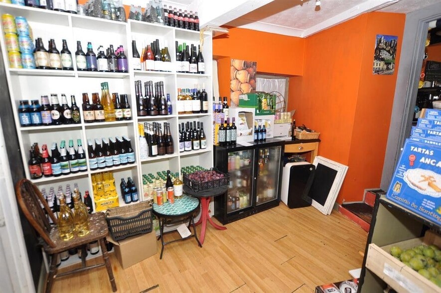 King St, Carmarthen for sale - Interior Photo - Image 2 of 15