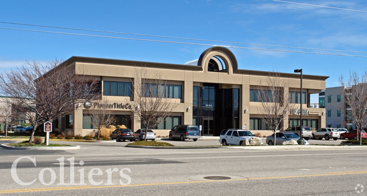 5680 E Franklin Rd, Nampa, ID for lease Building Photo- Image 1 of 4