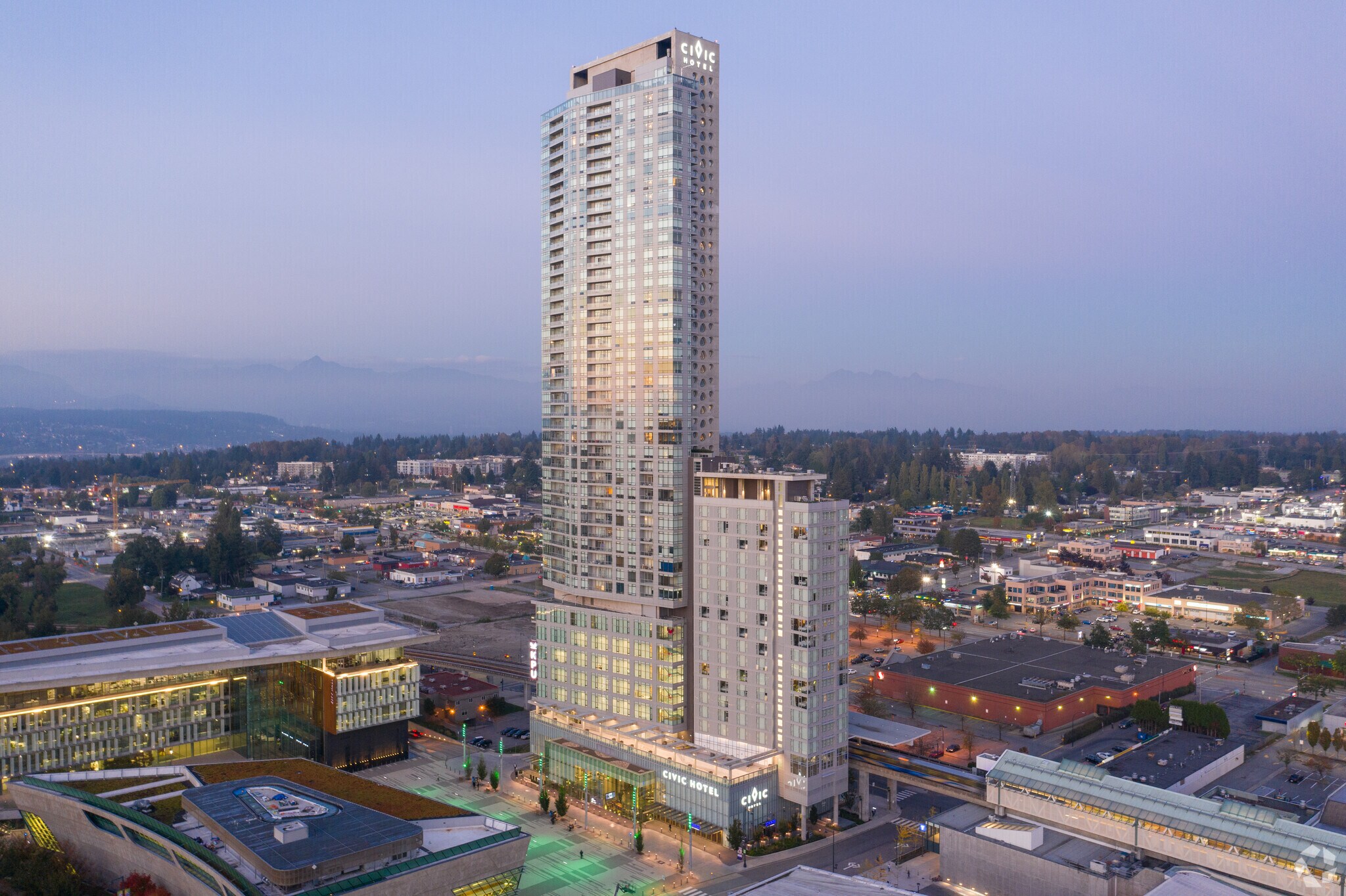 10341 City Pky, Surrey, BC à vendre Photo principale- Image 1 de 1