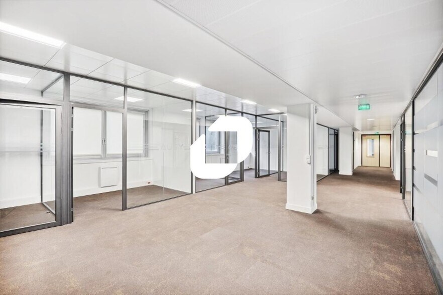 Office in Sèvres for lease - Interior Photo - Image 1 of 21