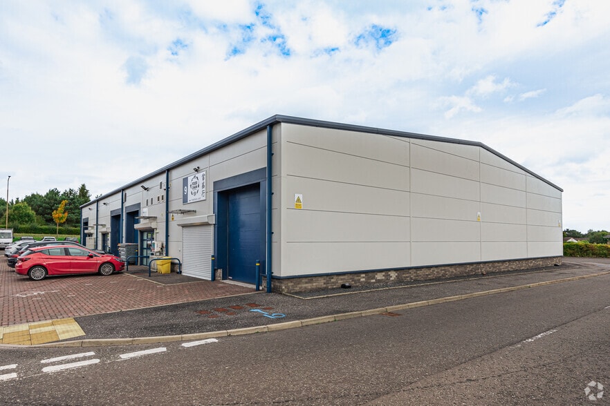 Appleton Parkway, Livingston for lease - Building Photo - Image 2 of 2