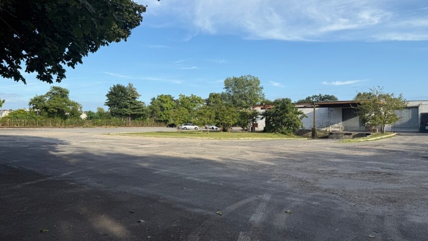 505 Acorn St, Deer Park, NY for lease - Building Photo - Image 3 of 3