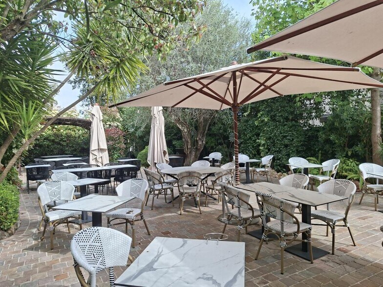 Retail in Mougins for sale - Building Photo - Image 2 of 4
