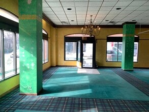 104 N Oak Park Ave, Oak Park, IL for lease Interior Photo- Image 1 of 3