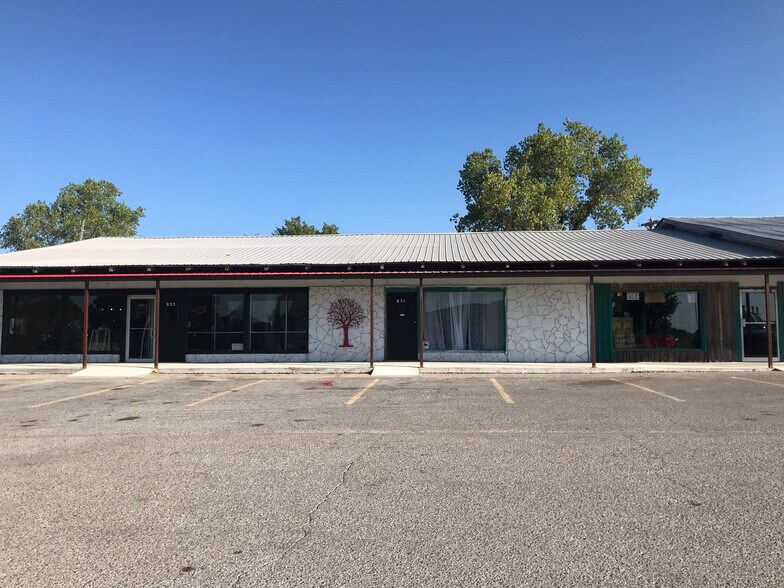 809 W Outlaw Ave, Marlow, OK à vendre - Photo du bâtiment - Image 3 de 5