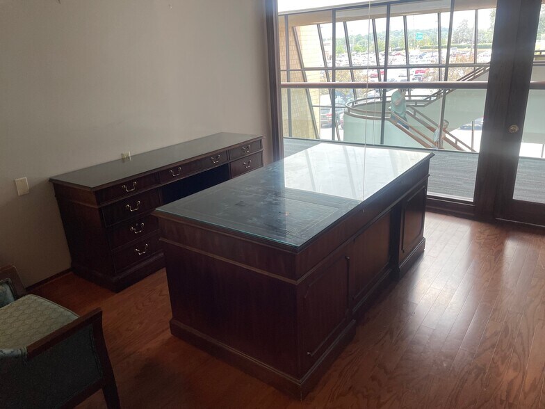 2216 Dixie Hwy, Fort Mitchell, KY à louer - Photo du bâtiment - Image 3 de 23