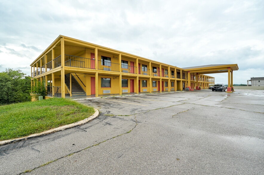 1400 NE 63rd St, Oklahoma City, OK for sale - Building Photo - Image 2 of 23