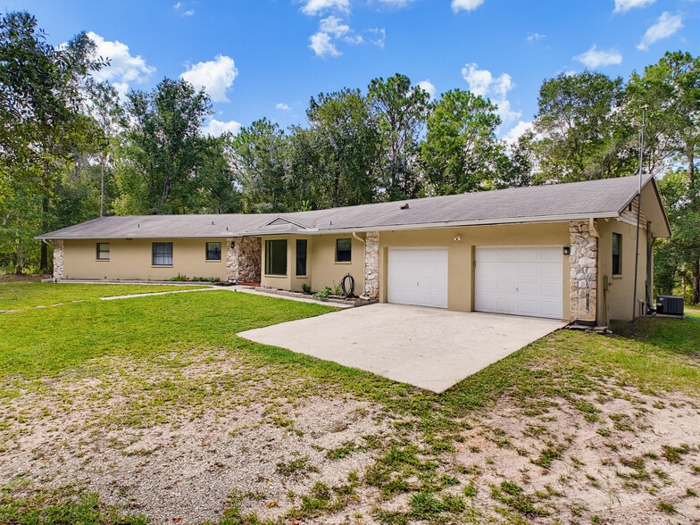 26311 Willow St, Brooksville, FL for sale - Primary Photo - Image 1 of 107