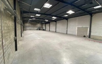 12 Avenue Arago, Morangis for lease Interior Photo- Image 2 of 4