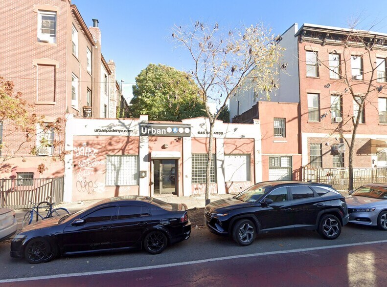 636 Saint Marks Ave, Brooklyn, NY à louer - Photo du bâtiment - Image 2 de 2