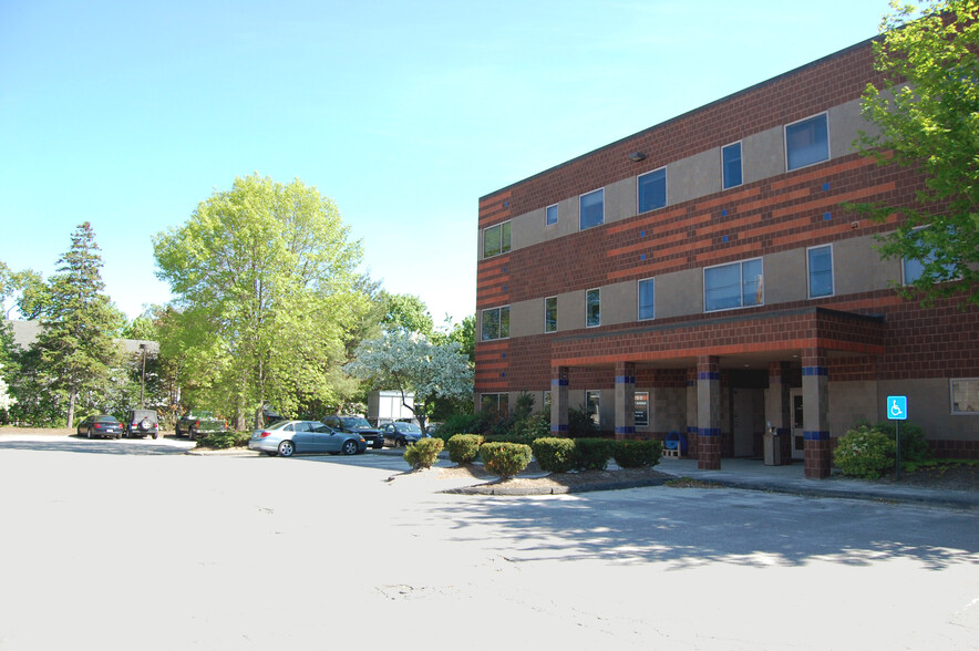 1250 Forest Ave, Portland, ME for lease - Building Photo - Image 1 of 1