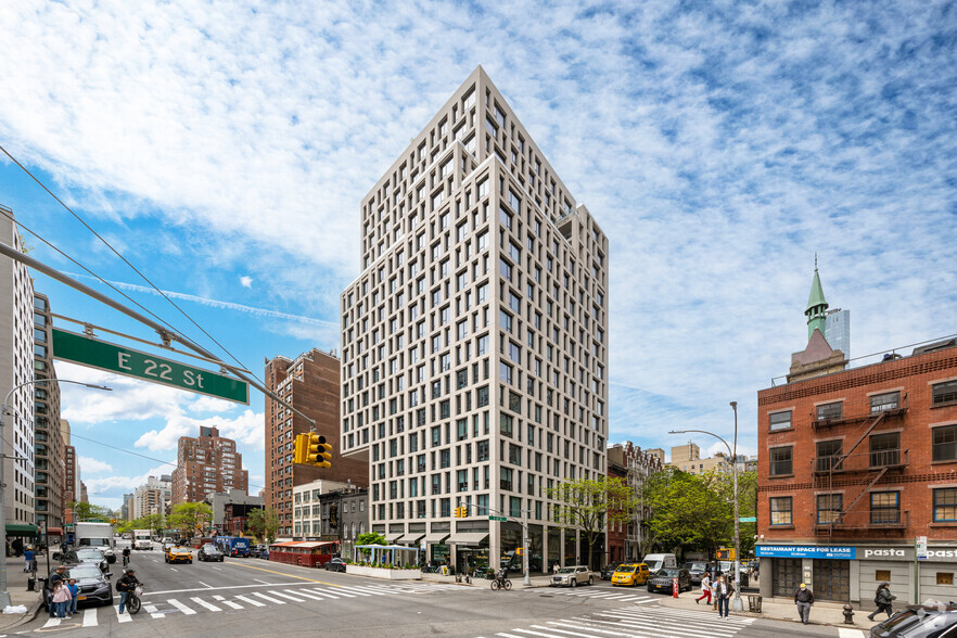 276 Third Avenue, New York, NY for sale - Building Photo - Image 1 of 1