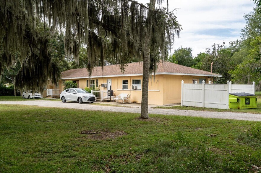 124 S Charles Richard Beall Blvd, DeBary, FL à vendre - Photo du bâtiment - Image 3 de 12