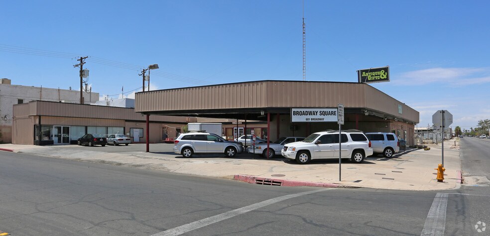 601 Broadway St, El Centro, CA à vendre - Photo du bâtiment - Image 2 de 17