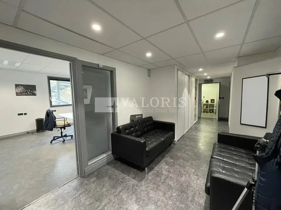13 Quai Du Commerce, Lyon for lease Interior Photo- Image 1 of 7