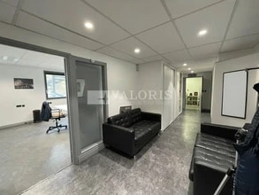 13 Quai Du Commerce, Lyon for lease Interior Photo- Image 1 of 7