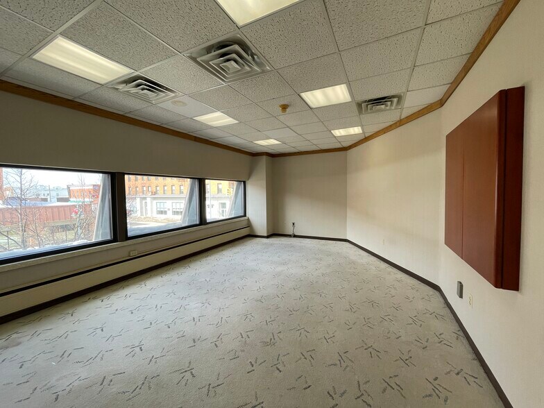 511 Ashmun St, Sault Sainte Marie, MI à louer - Photo intérieure - Image 3 de 11