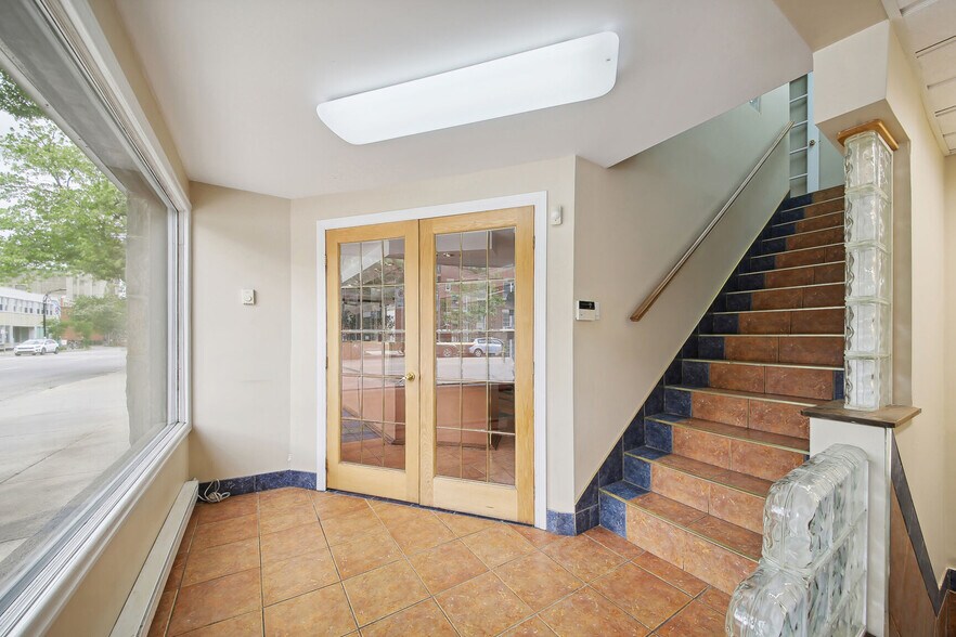170 Rue Jarry E, Montréal, QC à louer - Hall d’entrée - Image 2 de 26