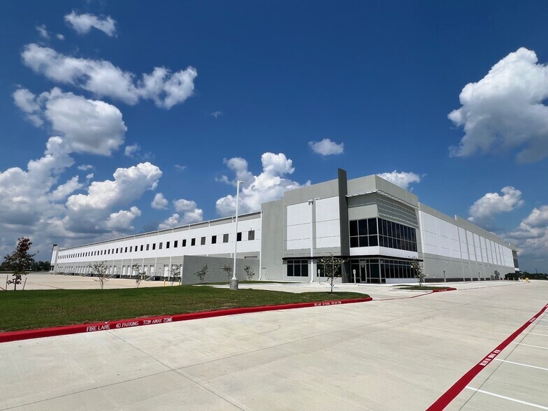 FM 565 & Kilgore Pky, Baytown, TX à louer - Photo du bâtiment - Image 2 de 4