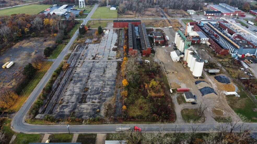 2541-2551 Mills St, Marysville, MI à vendre - Photo du bâtiment - Image 3 de 5