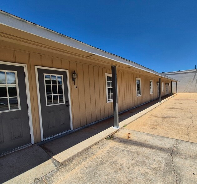 21 Hines St, Monroeville, AL for sale - Building Photo - Image 2 of 15