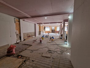 247 Barking Rd, Londres à louer Photo intérieure- Image 2 de 3