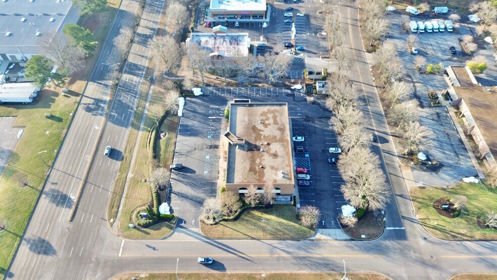 641 Lynnhaven Pky, Virginia Beach, VA à vendre - Photo du bâtiment - Image 3 de 4