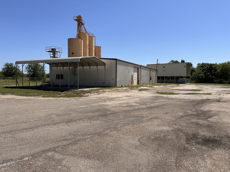 2100 Industrial Blvd, Alice, TX for sale - Building Photo - Image 3 of 12