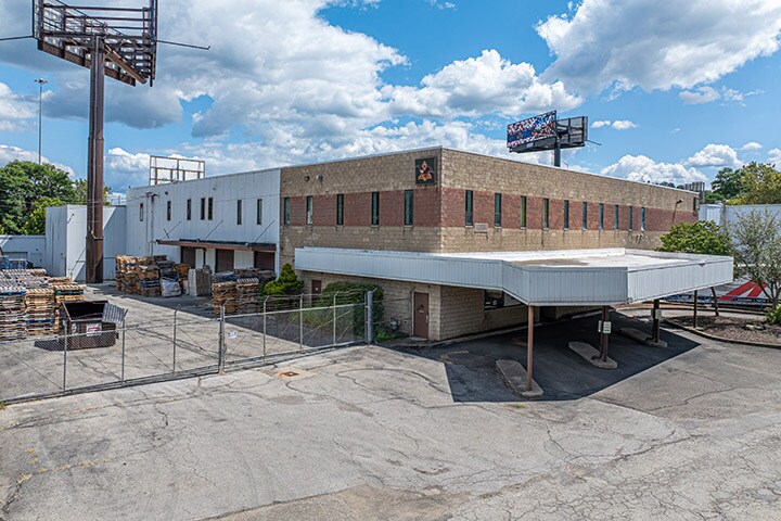 100 Tripak Industries Blvd, Tarentum, PA à vendre - Photo du bâtiment - Image 2 de 16