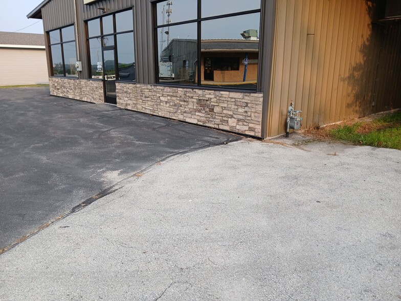 953 Egg Harbor Rd, Sturgeon Bay, WI for sale - Building Photo - Image 3 of 3