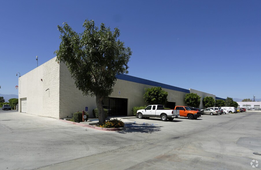 44909 Golf Center Pky, Indio, CA for lease - Primary Photo - Image 1 of 4